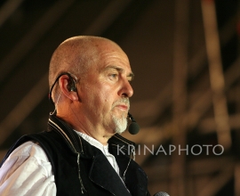 Peter Gabriel in the concert.