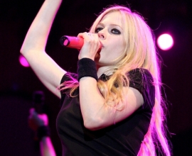 Avril Lavigne in the concert.